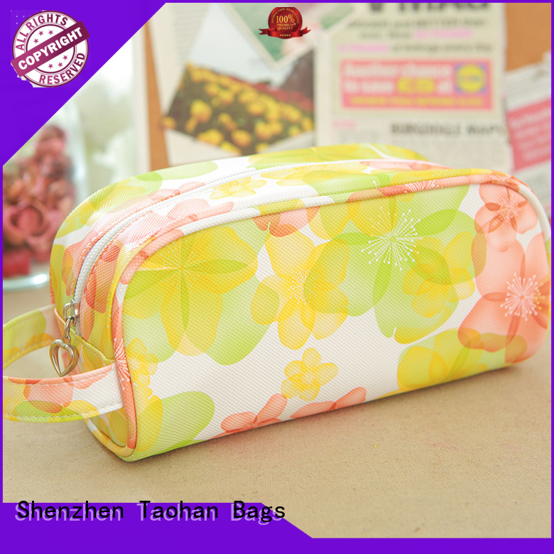 Pvc cosmetic pouch with nylon zipper in full color print