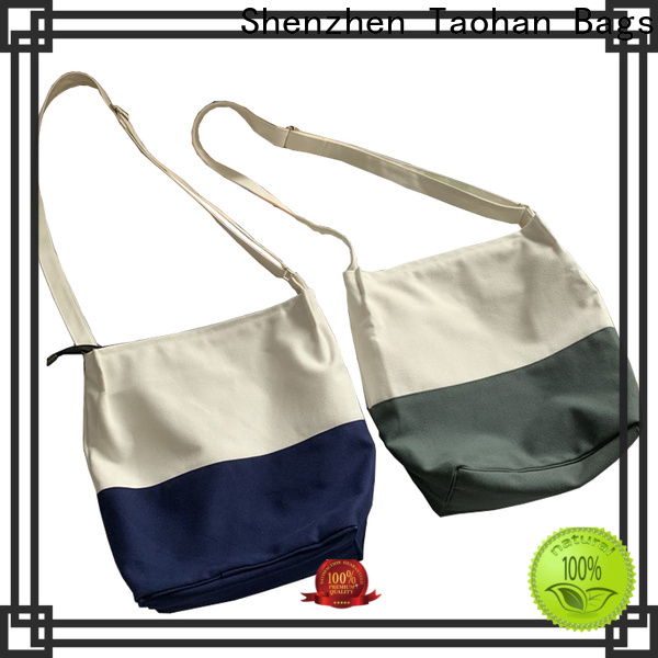 sturdy duffle bag design for outdoor